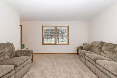 Living - 1014 Sawgrass Dr, Normal, IL 61761 photo 2 of 5