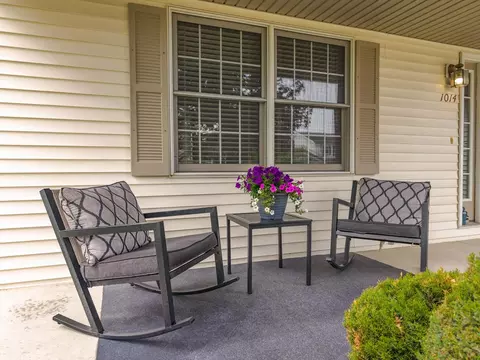 Exterior - 1014 Sawgrass Dr, Normal, IL 61761 photo 5 of 10