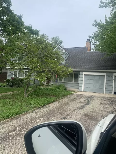 4601 Seeley Ave, Downers Grove, IL 60515