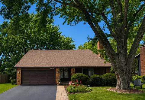 1102 N Pepper Tree Dr, Palatine, IL 60067