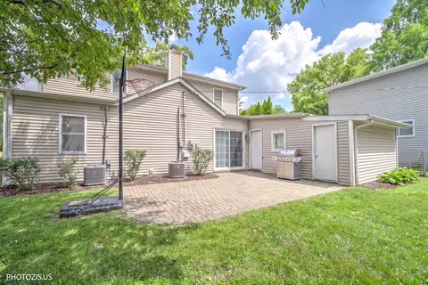 Exterior - 271 9th St, Wheeling, IL 60090 photo 3 of 7