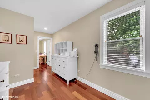 Entry Way - 271 9th St, Wheeling, IL 60090 photo 4 of 4