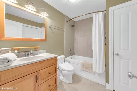 Bath - 271 9th St, Wheeling, IL 60090 photo 3 of 3