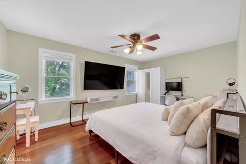 Bedroom - 271 9th St, Wheeling, IL 60090 photo 2 of 5