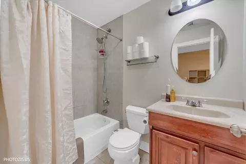 Bath - 271 9th St, Wheeling, IL 60090 photo 2 of 3