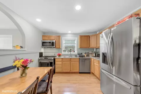 Kitchen - 271 9th St, Wheeling, IL 60090 photo 1 of 3