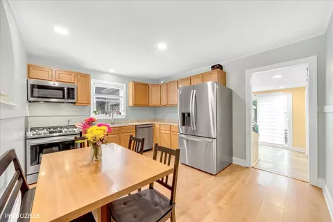 Kitchen - 271 9th St, Wheeling, IL 60090 photo 3 of 3