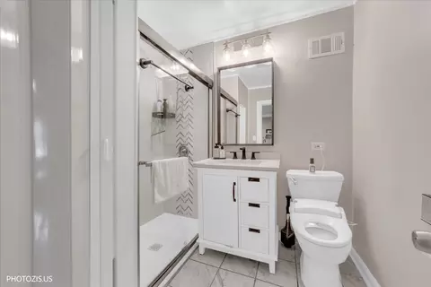 Bath - 271 9th St, Wheeling, IL 60090 photo 1 of 3