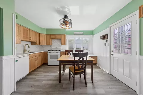 Kitchen - 4409 Center Ave, Lyons, IL 60534 photo 2 of 4