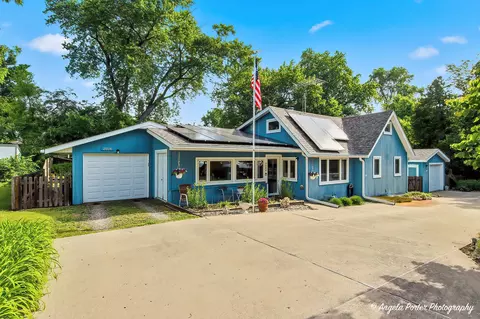 7508 Cedar Dr, Wonder Lake, IL 60097