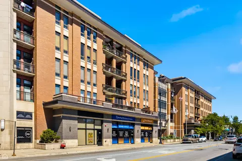 3450 S Halsted St #217, Chicago, IL 60608