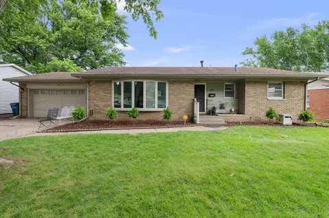 437 26th Ave, East Moline, IL 61244