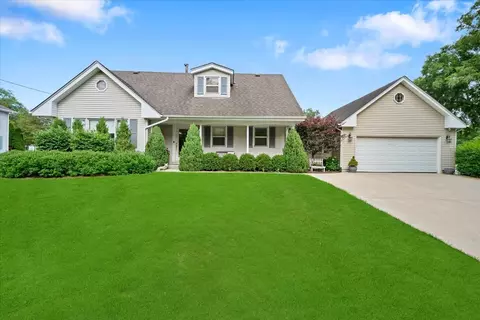 6 N477 Salina Ave, Saint Charles, IL 60174