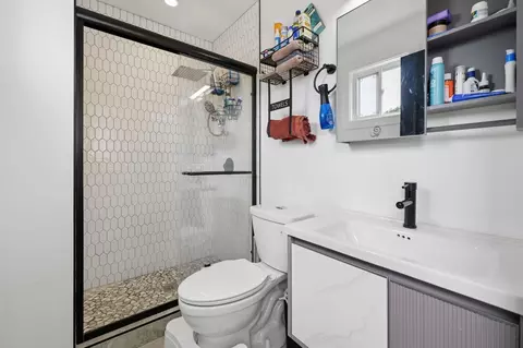 Bath - 13342 S Avenue N, Chicago, IL 60633 photo 1 of 2