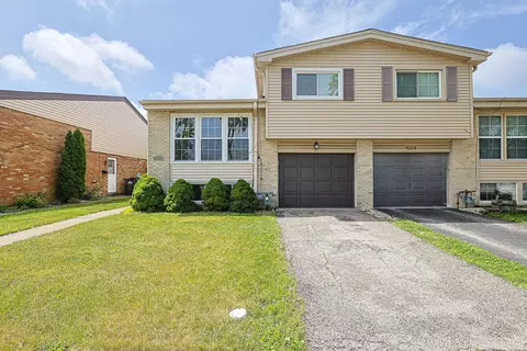 9249 Barberry Ln, Des Plaines, IL 60016