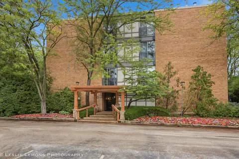 1833 Four Lakes Ave #3M, Lisle, IL 60532