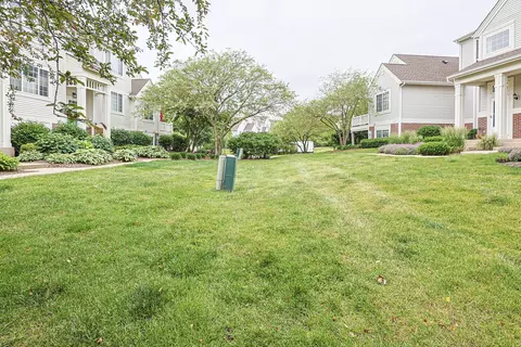 Exterior - 2425 Daybreak Ct #0, Elgin, IL 60123 photo 5 of 8