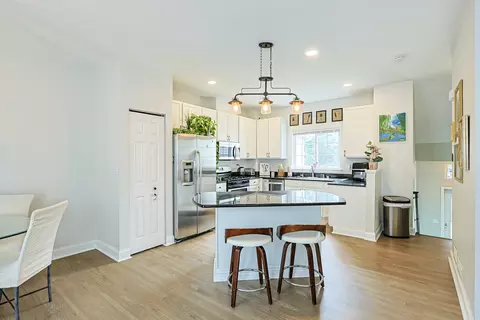 Kitchen - 2425 Daybreak Ct #0, Elgin, IL 60123 photo 2 of 2
