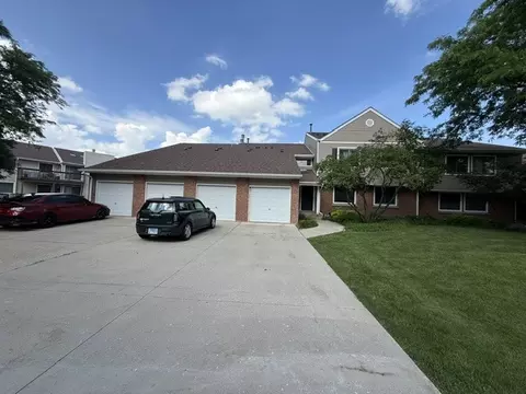 232 Winding Oak Ln #25, Buffalo Grove, IL 60089