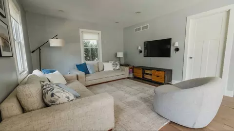 Living - 1907 E Indiana St, Wheaton, IL 60187 photo 1 of 1