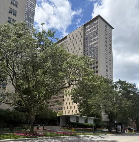 3950 N Lake Shore Dr #1908, Chicago, IL 60613