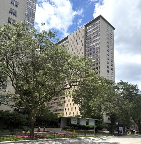 3950 N Lake Shore Dr #1908, Chicago, IL 60613