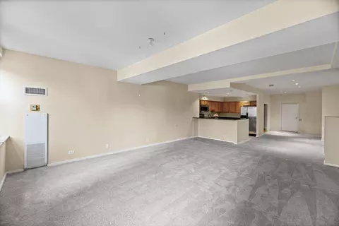 Living - 40 E 9th St #1907, Chicago, IL 60605 photo 2 of 11