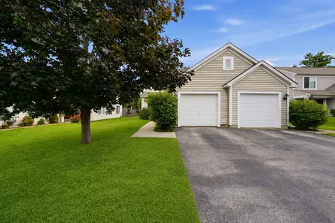 3183 Impressions Dr, Lake In The Hills, IL 60156