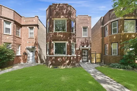 9015 S Muskegon Ave, Chicago, IL 60617
