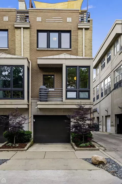 2740 N Wayne Ave #C, Chicago, IL 60614
