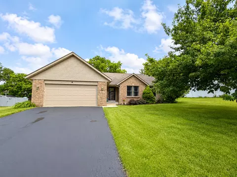 614 Moth St, Pecatonica, IL 61063 photo 1