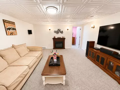 614 Moth St, Pecatonica, IL 61063 photo 32