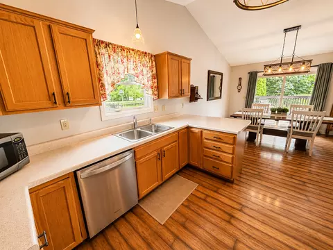 614 Moth St, Pecatonica, IL 61063 photo 13