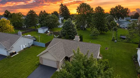 614 Moth St, Pecatonica, IL 61063 photo 4