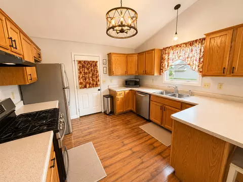 614 Moth St, Pecatonica, IL 61063 photo 11