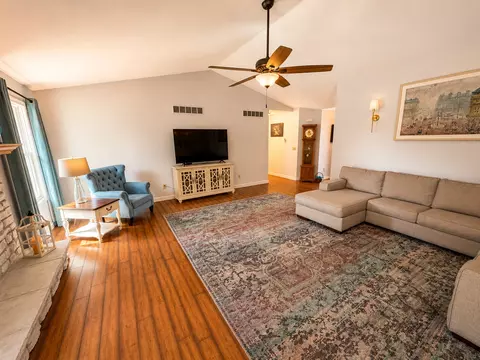 614 Moth St, Pecatonica, IL 61063 photo 7