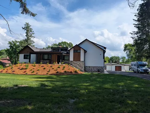 675 W Gilbert Rd, Palatine, IL 60067