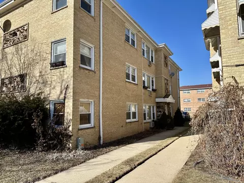 8518 W Rascher Ave #2, Chicago, IL 60656