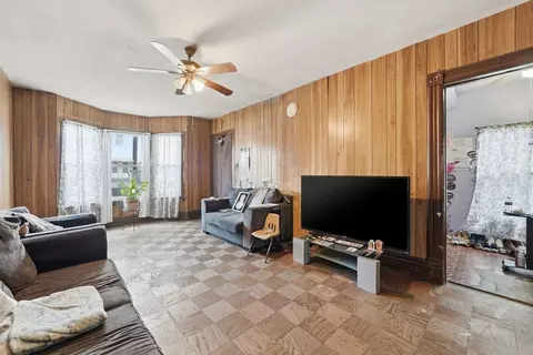 Living - 541 W Root St, Chicago, IL 60609 photo 1 of 1