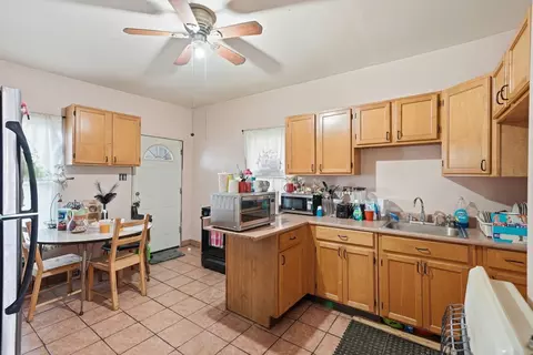 Kitchen - 541 W Root St, Chicago, IL 60609 photo 1 of 3