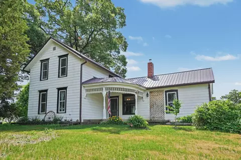 104 N Lime St, Albany, IL 61230