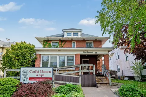326 3rd Ave S, Clinton, IA 52732