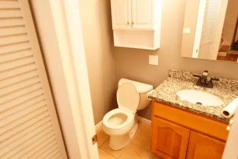 Bath - 1943 Hancock Dr, Hoffman Estates, IL 60169 photo 1 of 4