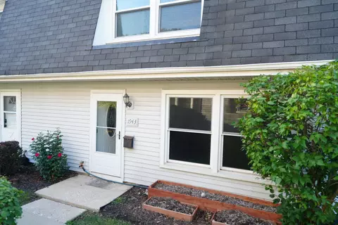 1943 Hancock Dr, Hoffman Estates, IL 60169
