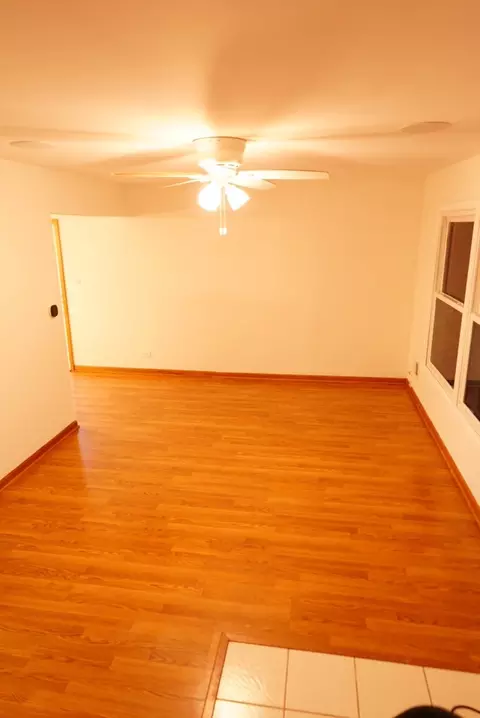Living - 1943 Hancock Dr, Hoffman Estates, IL 60169 photo 2 of 3