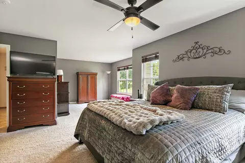 Bedroom - 1102 Pine Valley Ct, Elgin, IL 60124 photo 2 of 3