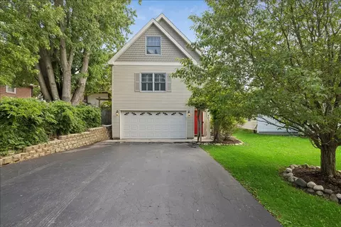 901 Peter St, Mchenry, IL 60051