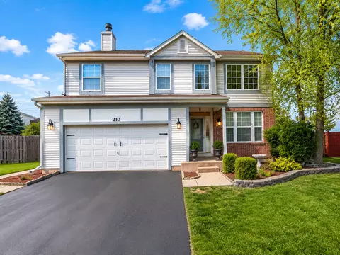 210 Balmoral Ct, Glendale Heights, IL 60139