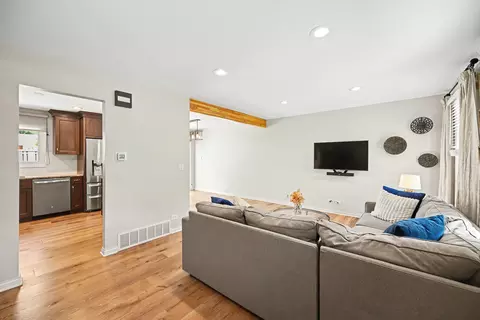 1967 Nottingham Ln, Wheaton, IL 60189 photo 5