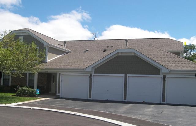 318 Maplewood Ave #D2, Schaumburg, IL 60193